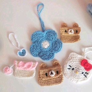 Crochet Hello Kitty Pouch/Earphone Case!!