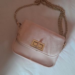 Pretty Sling Bag