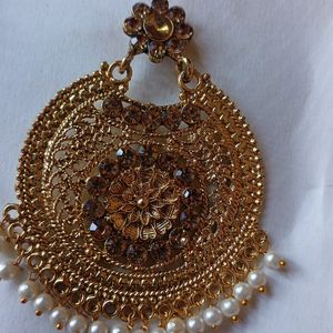 Earrings With Maang Teeka