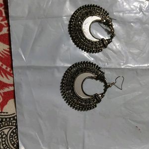 It's Beautiful Earings With Another Free Earing