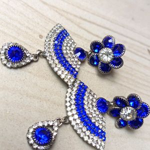 A Beautiful Blue Earing With The Studs