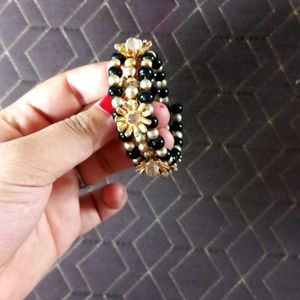 Golden And Black Flower Bead Bracelet