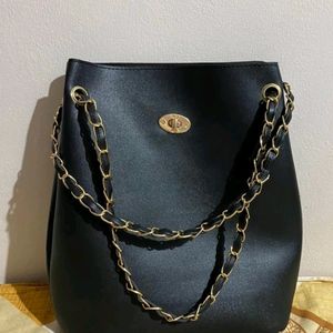 Women Leather Black Shoulder Bag - Extra Spaciou