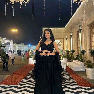 8 Mtr Flair Black Lehenga❤