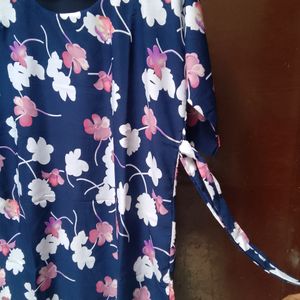 Floral Short Kurti With Belt