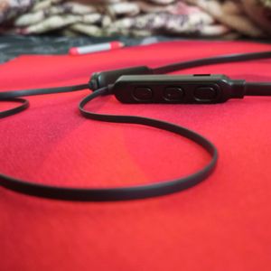 Nesty Wireless Neckband With Mic