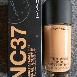 M.A.C Studio Fix Fluid Fond De Teint SPF 15