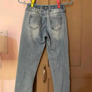 Girls Denim Jeans With Embroidary, 7-8 Yrs