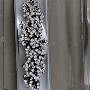 Hair Clips For Wedding Or Festive Season