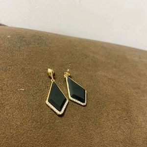 Party Earrings In Black