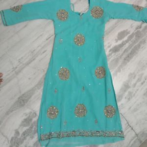 Kurthi With Heavy Dupatta