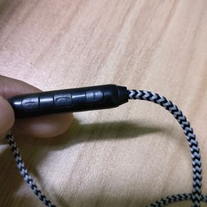 WIRED EARPHONE