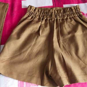 Khaki Brown Shorts With Waist Belt