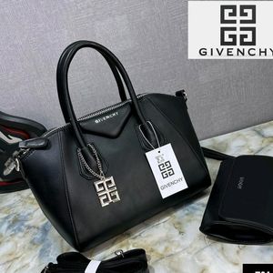 🆕️🔥Givenchy Handbag With Wallet