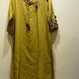 Neerus A-line Kurti Size L