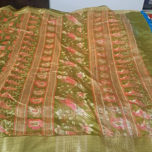 Beautiful Saree With Unstitched Blouse Piece