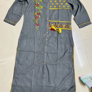 Thread Work Grey Sober Kurti