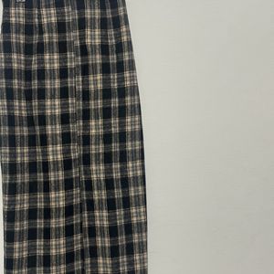 Front Slit Check Skirt