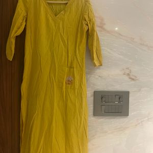 Ajio XS Size Yellow Textured Kurta With Embroidery