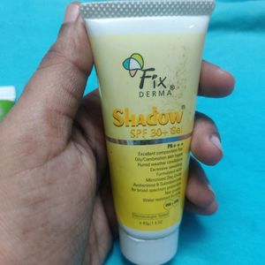 Fix derma Shadow Sunscreen Gel