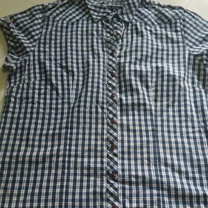 White And Navy Blue Checks XL Shirt