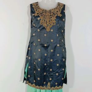 Navy Blue Embroidered Kurta Set (Women)