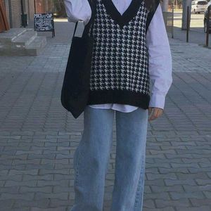 URBANIC Oversized Sweater Vest