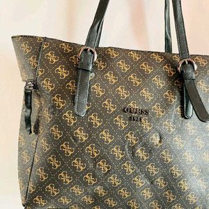 Guess brown monogram shoulderbag