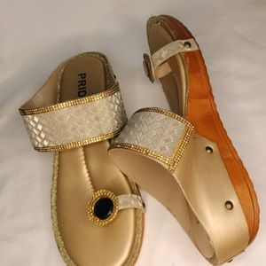 Goldwn Anghuta (Toe) Pata Chappal With Mirror