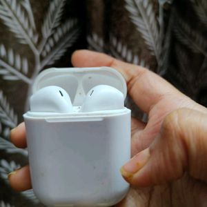 i11 wireless bluetooth Earpods(White)