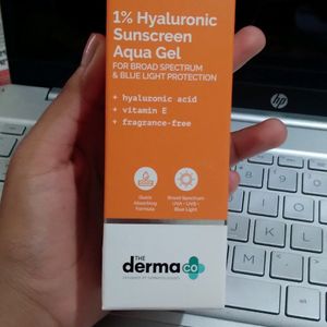 The Derma Co 1% Hyaluronic Sunscreen Aqua Gel