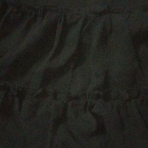 FRILLY BLACK SHORT SKIRT