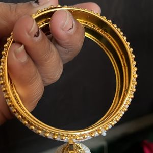 Beautiful Pearl Dangling Bangles