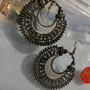 It's Beautiful Earings With Another Free Earing