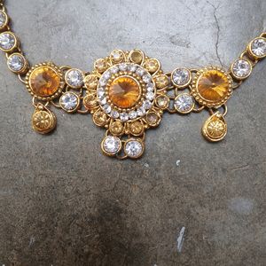 necklace with maang teeka