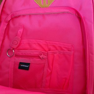 HTIwBackpack fusion neon Pink Brand New Large Capa