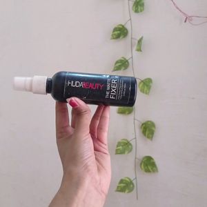 Huda Makeup Fixer Spray