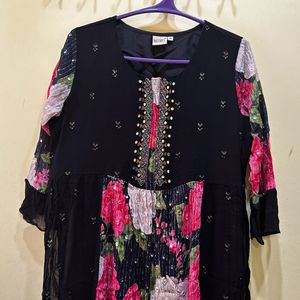 *Price Drop* Neerus Black Georgette Suit Size XL