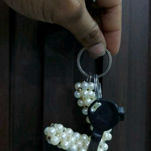 😍 Handmade Pearl Letter "A"  Keychains 🎀