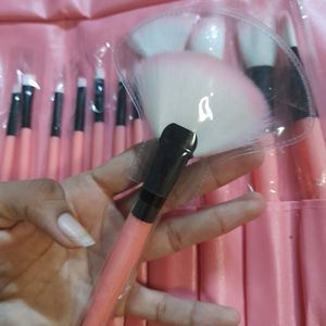 24 Makeup Brush