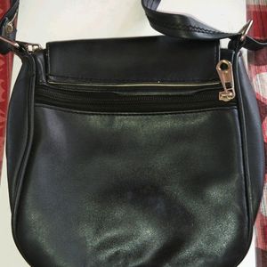 Fashionable Sling Bag  With Good Quality