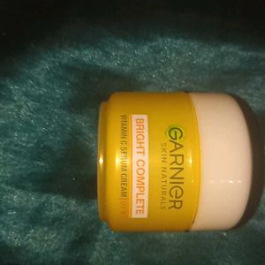 Garnier Skin Naturals Vitamin C Serum Cream