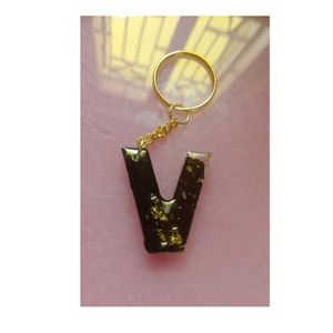 Resin Keychain Letter "V"