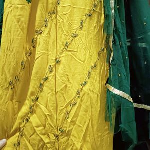 Yellow Ang Bottle Green Kurta Set With Net Dupatta