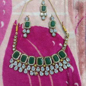 Green Necklace Set