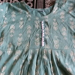 Niyra Cut 3/4 Sleev Kurti With Free Eayrings