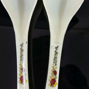 Set of 2 Floral Design Plastic Serving Spoons