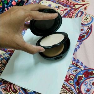 Huda Beauty 2in 1 Powder Cake