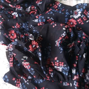 BRAND NEW FLORAL DRESS.