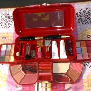 Lily Water Shine Makeup Kit